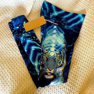 NWT Niyama sol tiger moon leggings